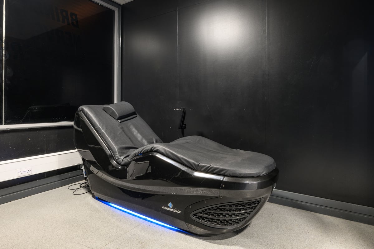 PureGym New Barnet hydromassage chair