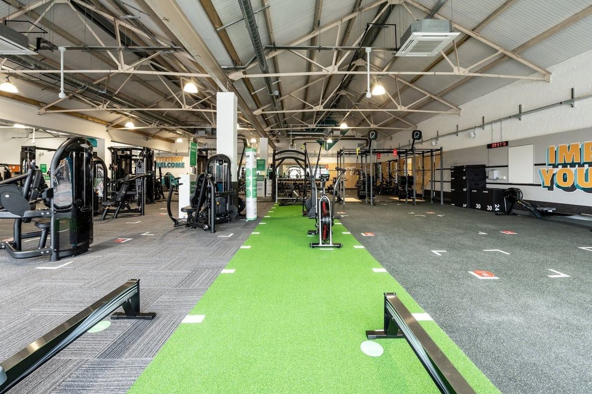 PureGym Puregym Crayford: Resistance machines, weight racks, free weights, turf area for functional training.