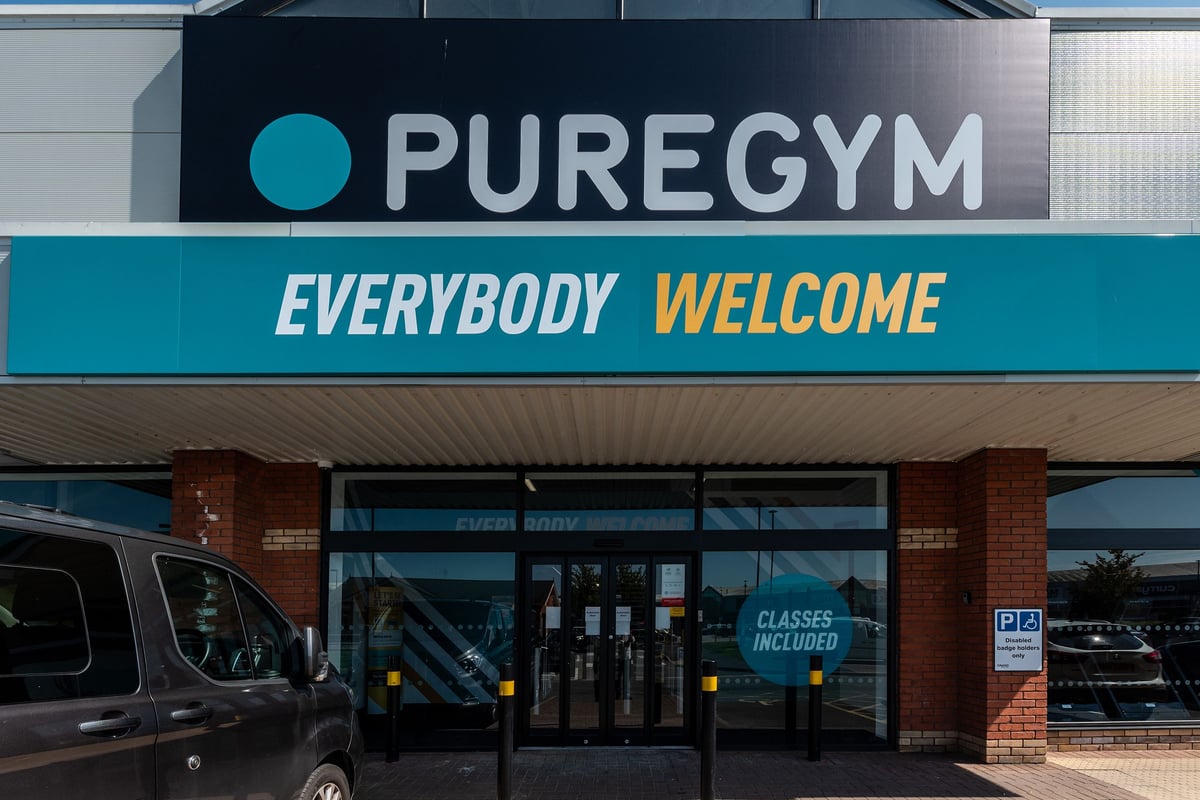 PureGym Crewe Grand Junction Retail Park: Exterior of a gym named PureGym with the slogan "Everybody Welcome" visible.