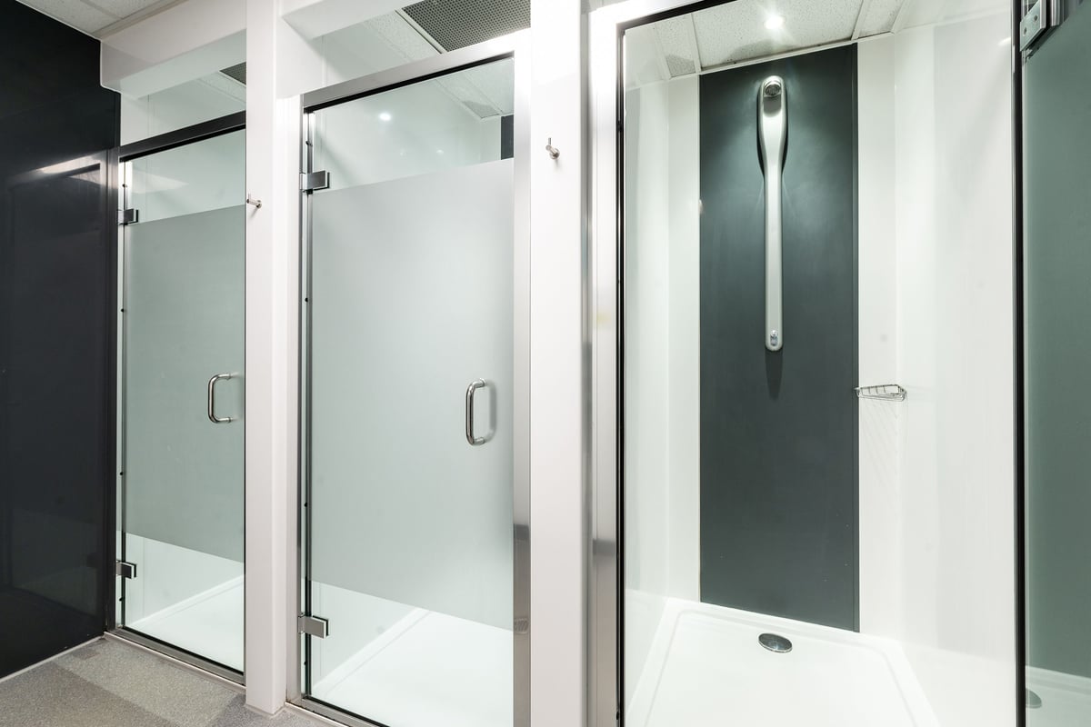PureGym Banbury Cross Retail Park: shower cubicles