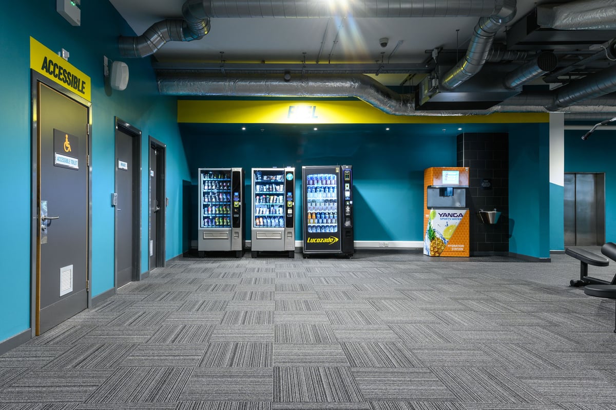 PureGym East Kilbride: vending machines in a gym