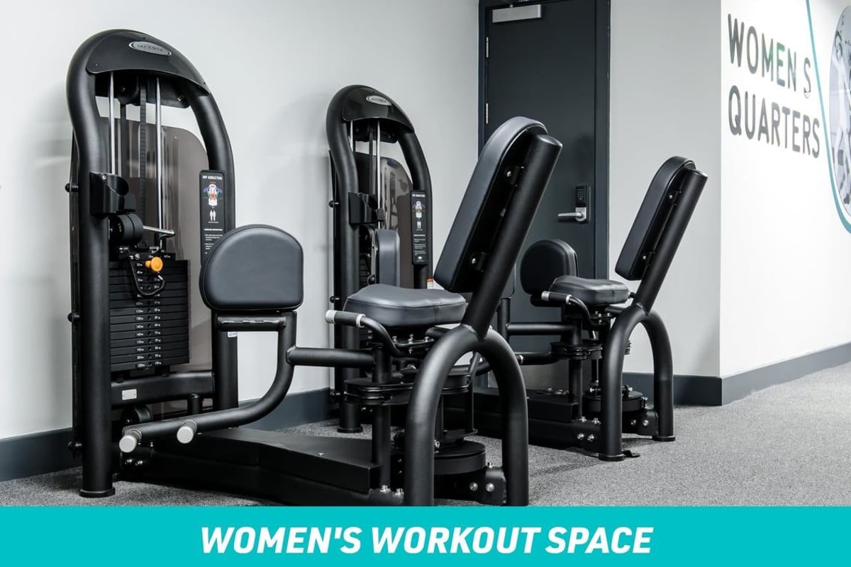 PureGym London Wembley: Women's workout space - fixed-pin machines in a gym