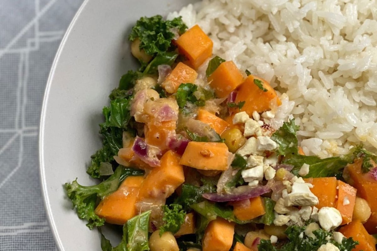Cremig Veganes Kokosnuss-Curry mit Süsskartoffeln