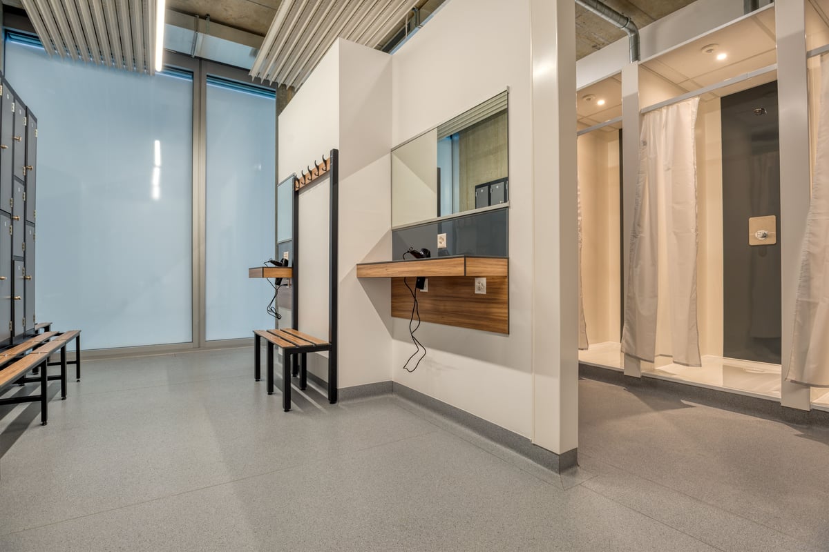 PureGym Zürich Oerlikon: Umkleideraum.