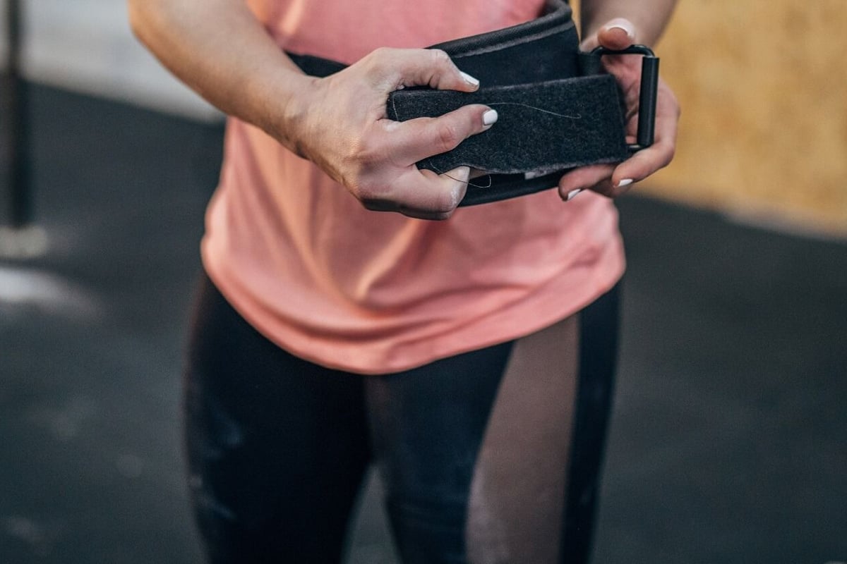 Why And When To Wear Weight Training Belts