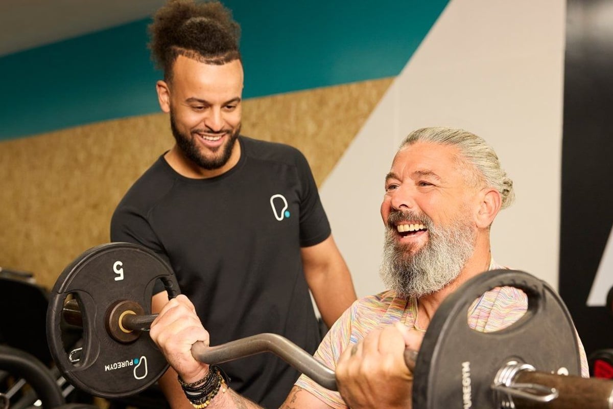 Barbell bicep curl with Personal Trainer