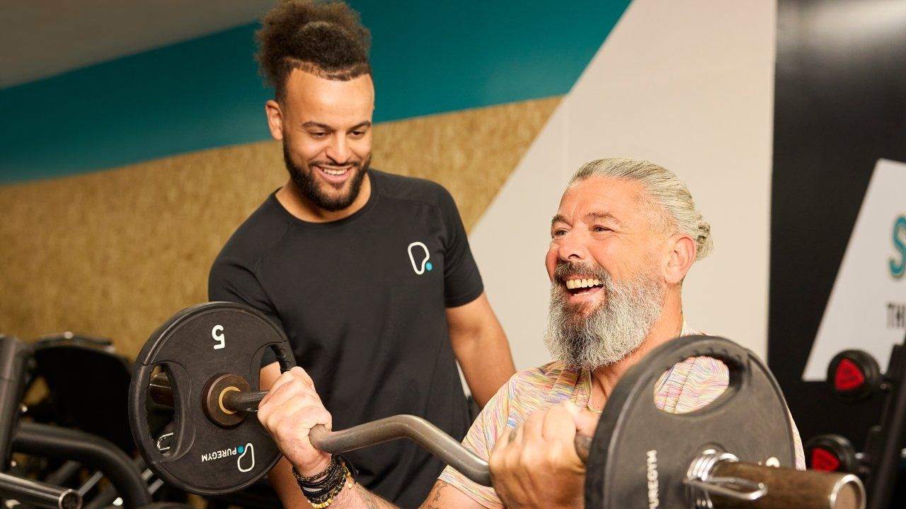 Barbell bicep curl with Personal Trainer