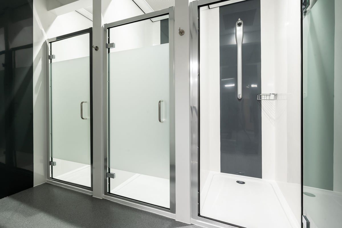 PureGym Witney: shower cubicles