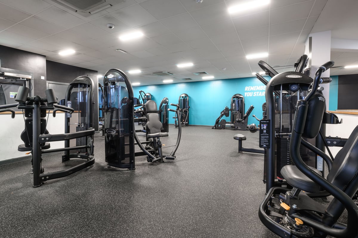 PureGym New Barnet fixed pin machines