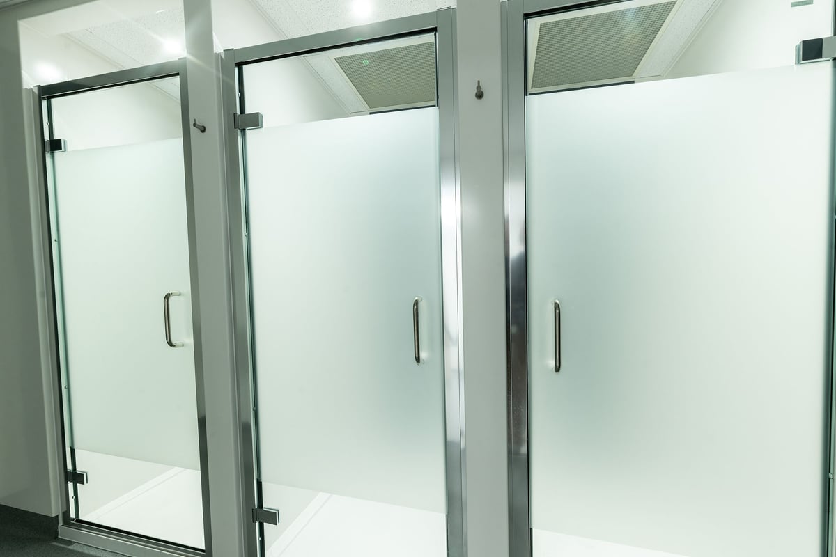 PureGym London Streatham: shower cubicles