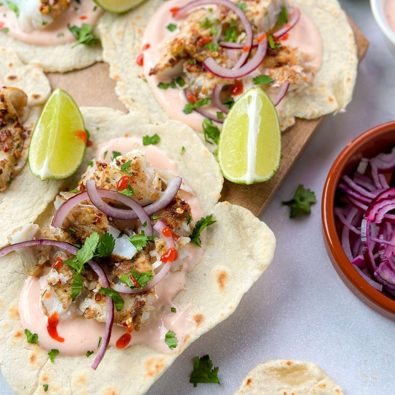 Fajita-Fisch-Tacos mit Chili- und Limettensauce