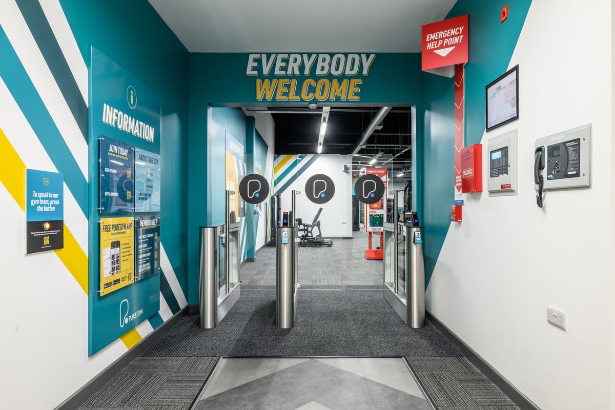 Speed gate entry area