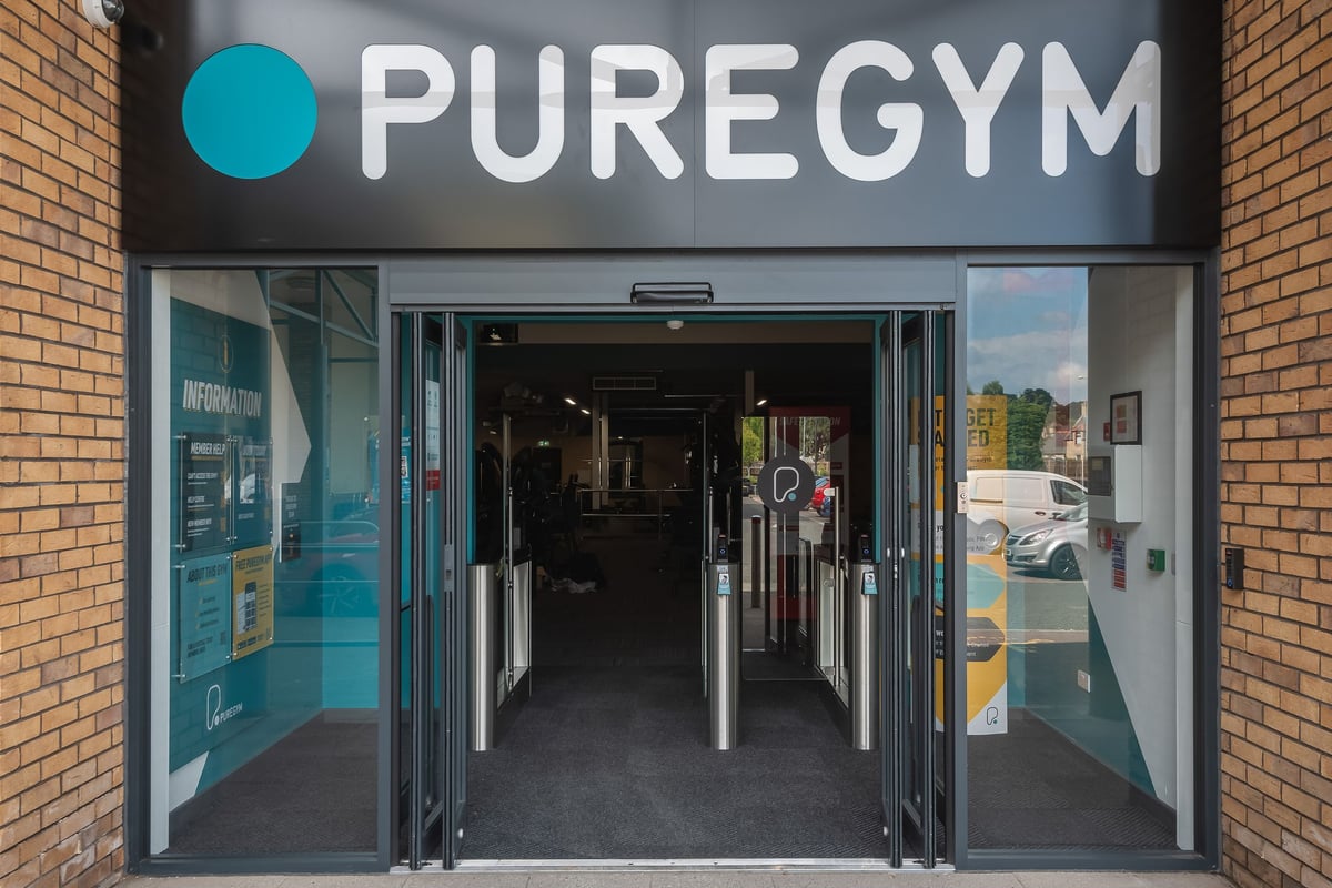 PureGym Linlithgow: Entrance to Pure Gym with glass doors and signage visible.