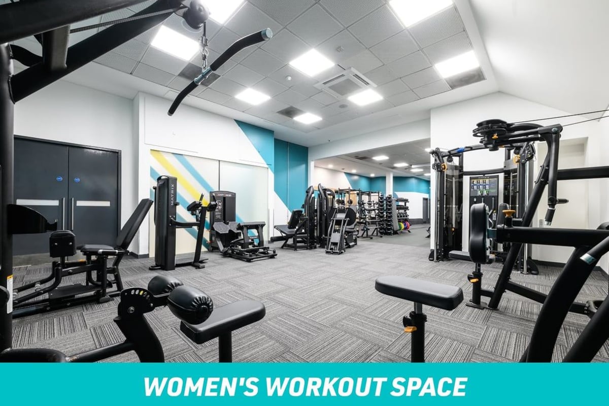 PureGym Staines Women's Workout Space: fixed pin machines