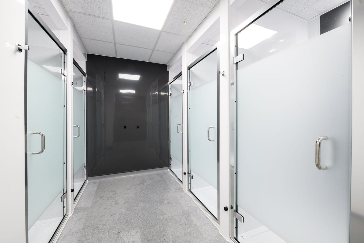 PureGym Glasgow Silverburn: shower cubicles