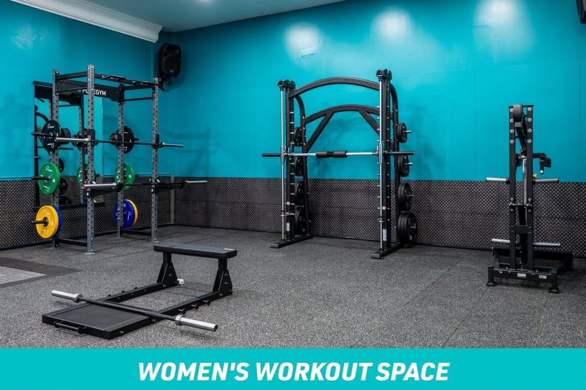 PureGym Coventry Skydome Women's Workout Space: squat racks