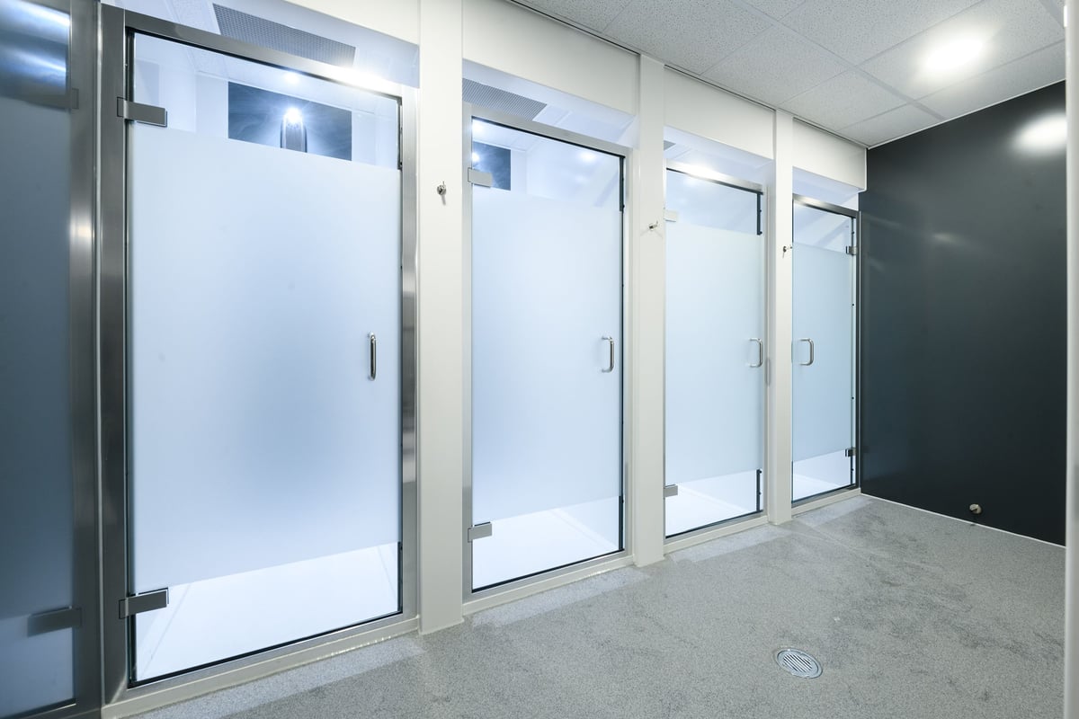 PureGym Southend Fossetts Park: shower cubicles