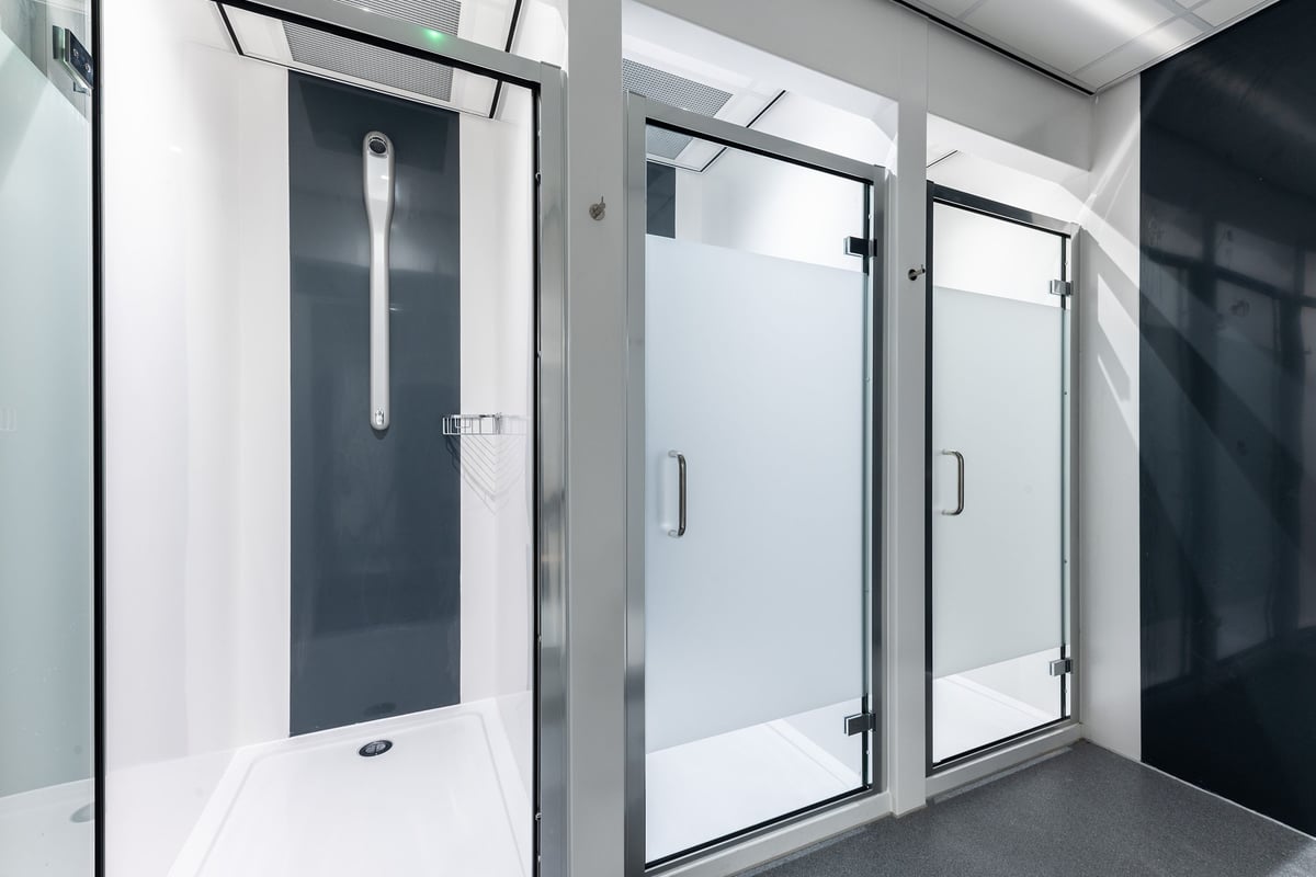 PureGym Dumfries: shower cubicles
