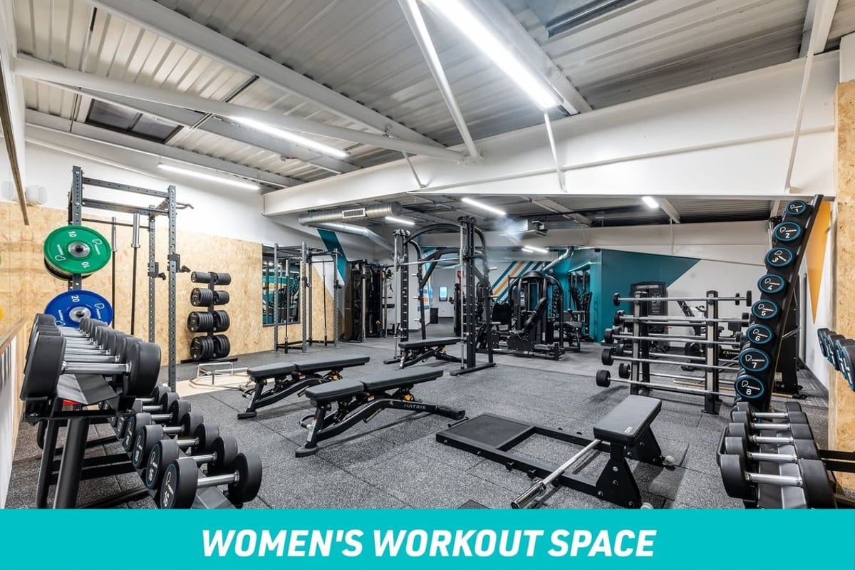 PureGym Brierley Hill Women's Workout Space: Dumbbells and Barbells