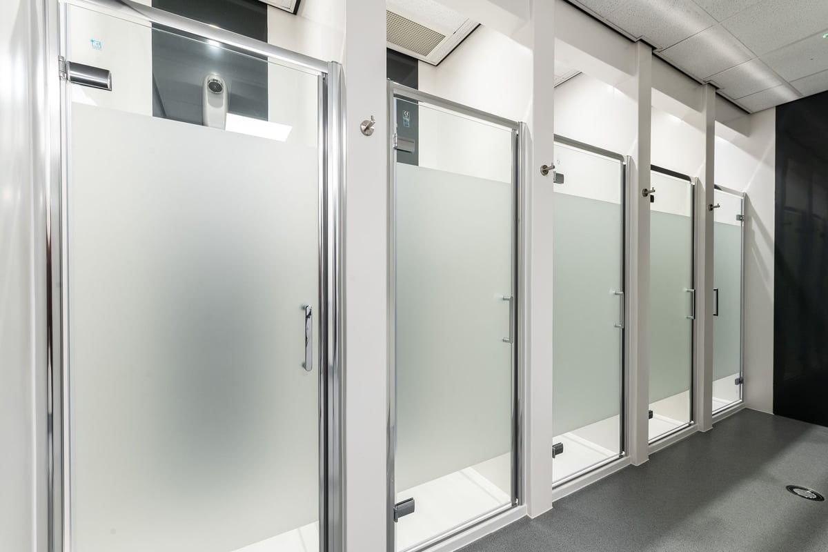PureGym London Hoxton: shower cubicles