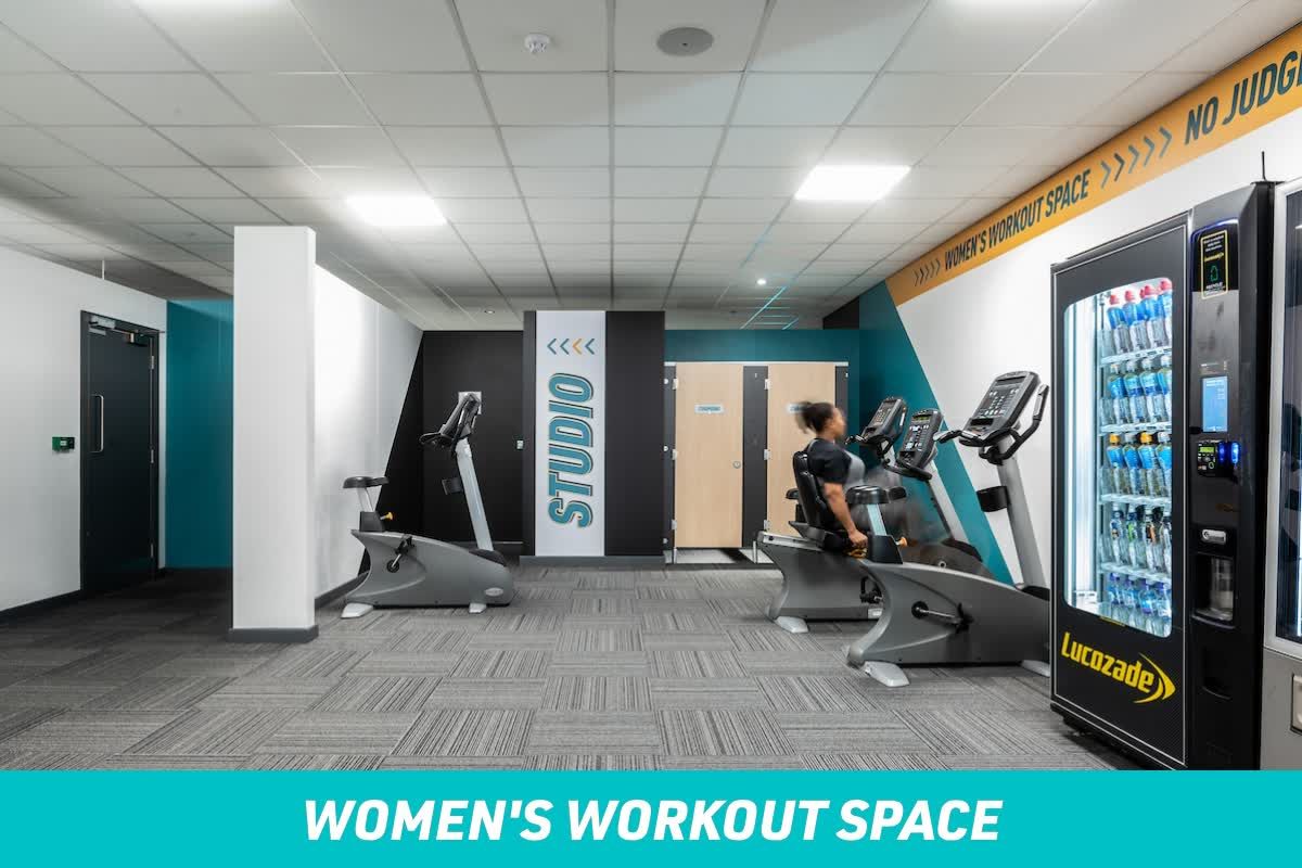 PureGym Birmingham Beaufort: Women's workout space - 