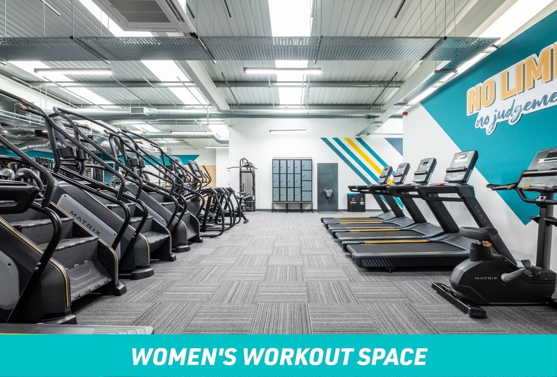 PureGym Blackburn Women's Workout Space: Treadmills and stepper machines
