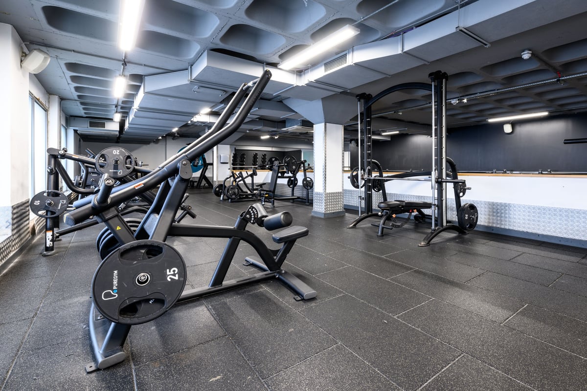 PureGym New Barnet free weights area