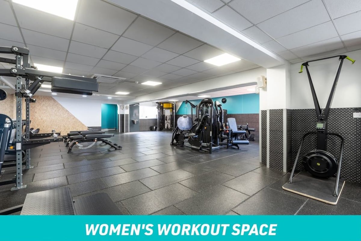 PureGym Sutton Coldfield Women's Workout Space: Fixed pin machines and ski erg