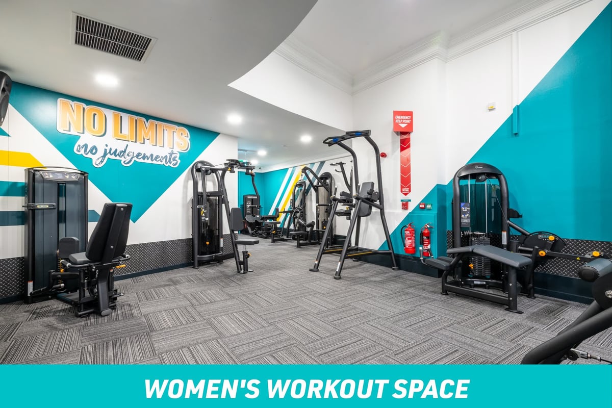 PureGym Coventry Skydome Women's Workout Space: fixed pin machines