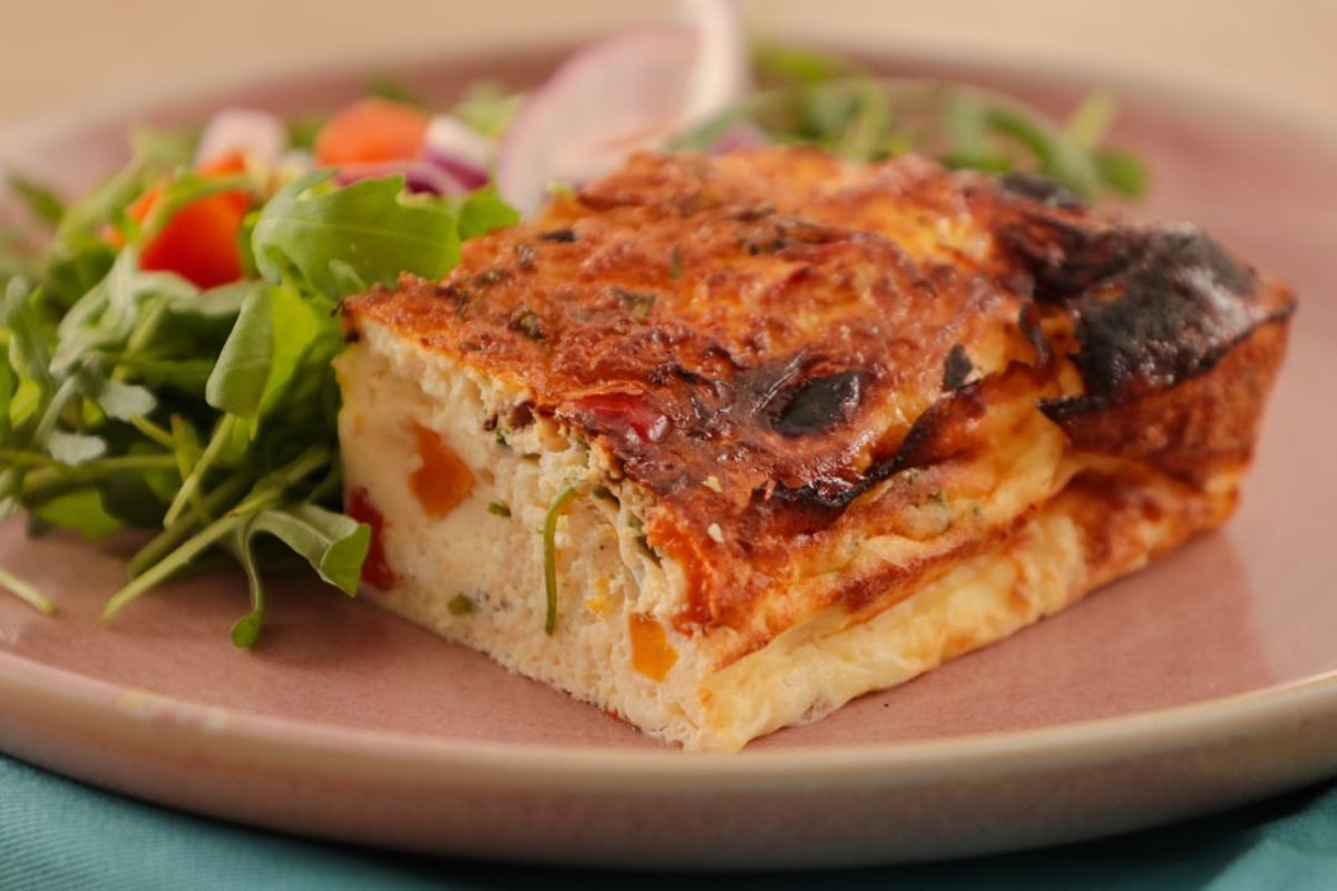 Rezept für Frittata mit Süsskartoffeln, Peperoni und Hüttenkäse 