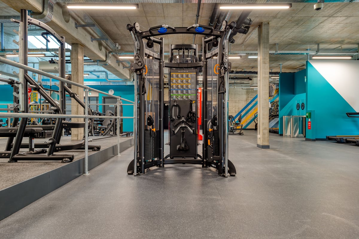 PureGym Bellinzona: training rig in a gym