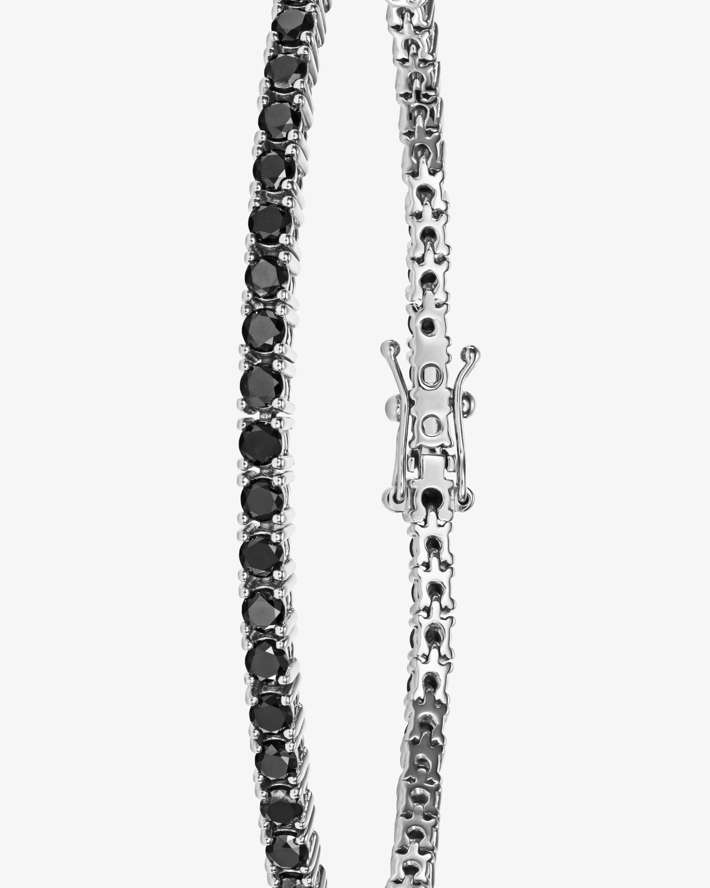 Bransoletka z białego złota z czarnymi diamentami 2.4 ct.