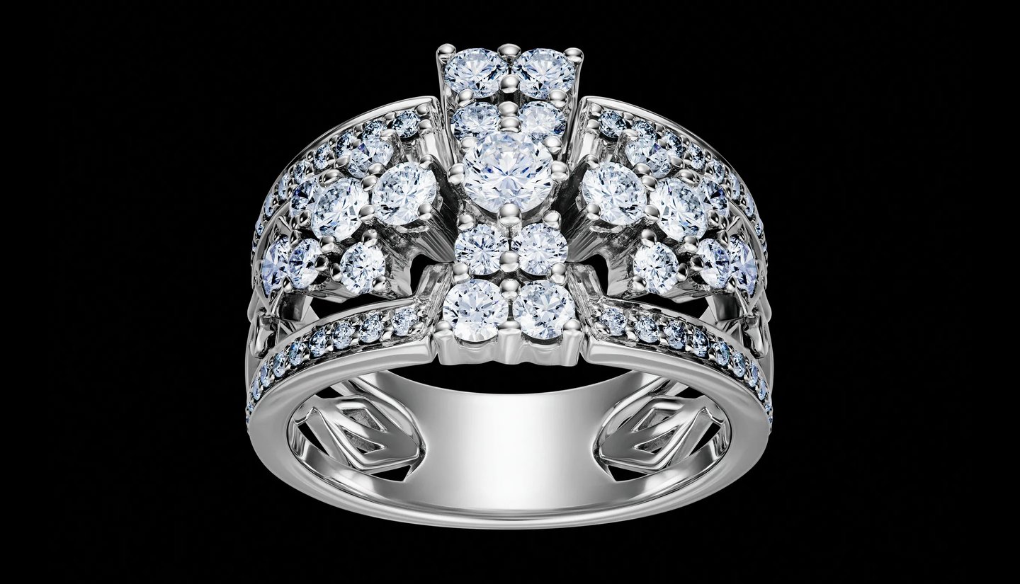 Pierścionek z naturalnymi diamentami – detal biżuterii La Marqueuse