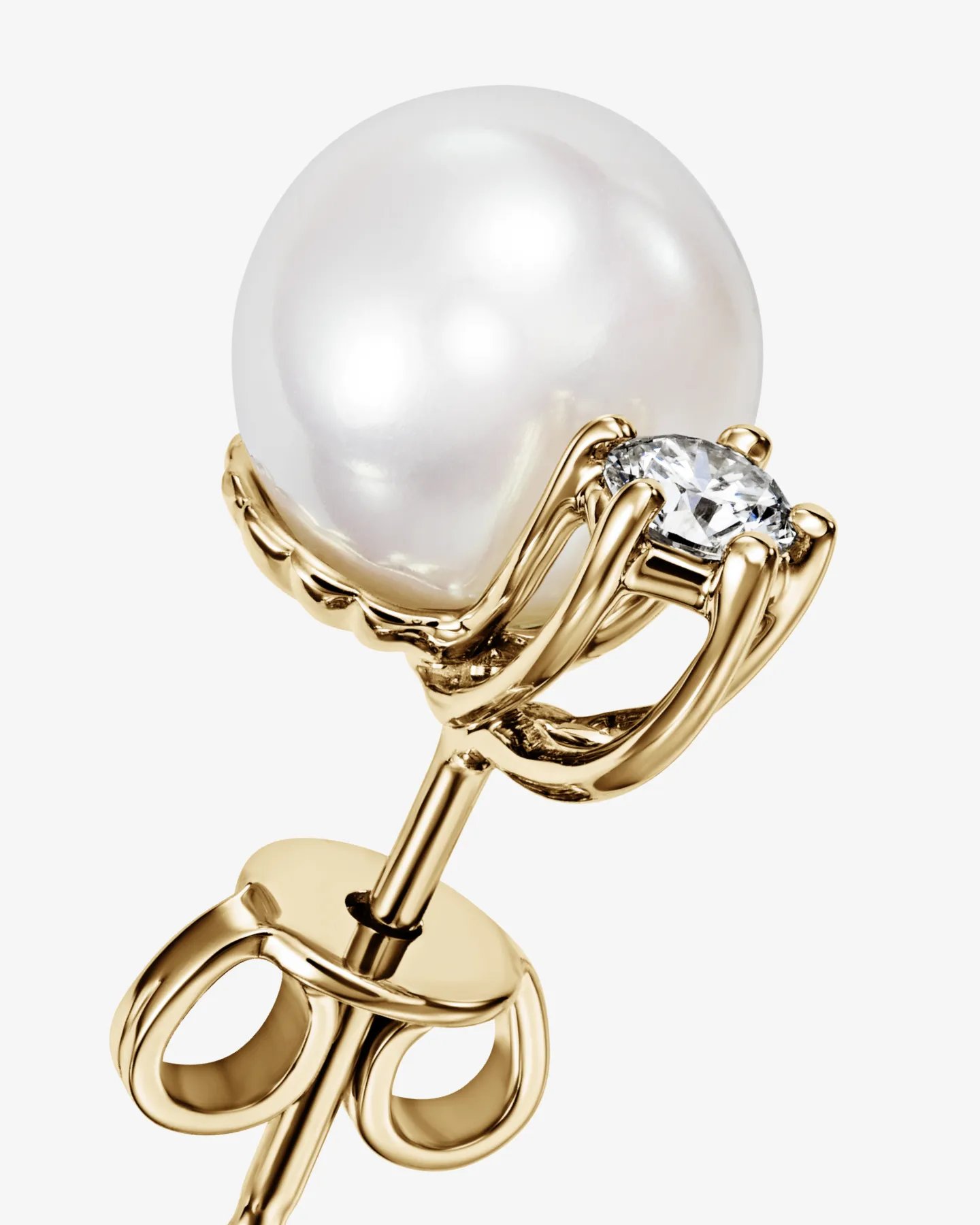 Złote kolczyki na sztyft z perłami i brylantami