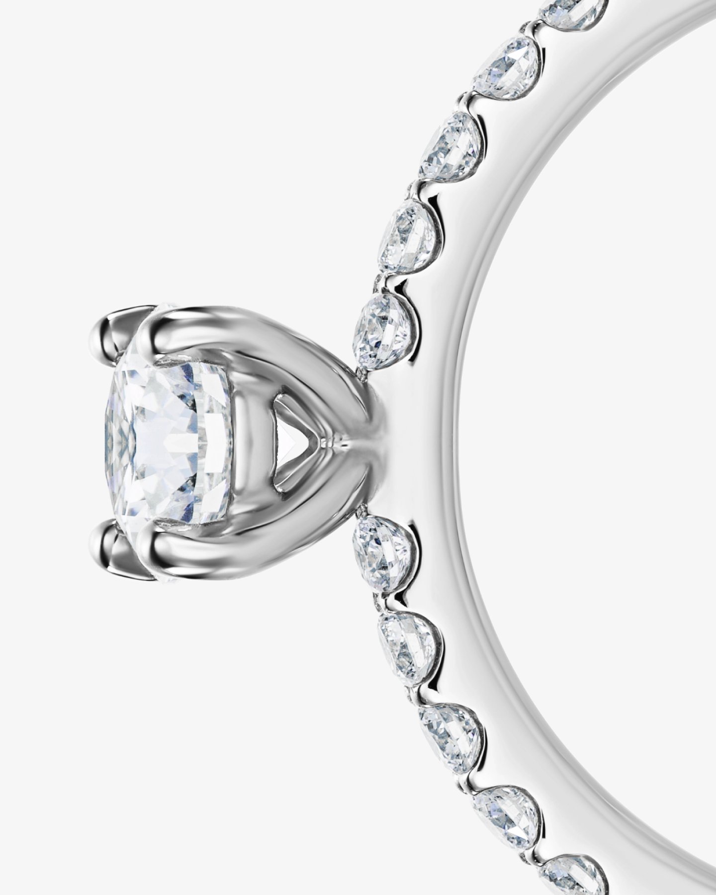 Pierścionek Éclat D'Amour z centralnym diamentem w szlifie brylantowym 0.5 ct - białe złoto 750