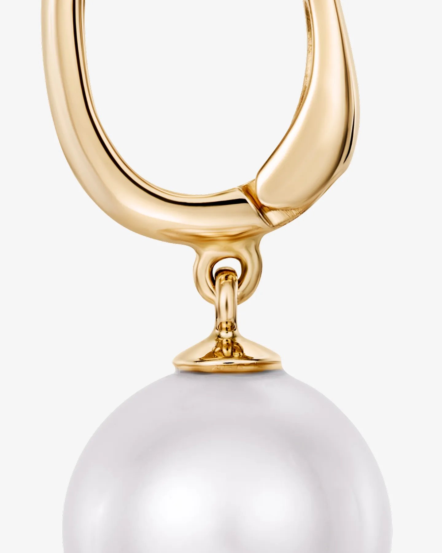 Kolczyki wiszące z perłami słodkowodnymi 10 mm w żółtym złocie 585