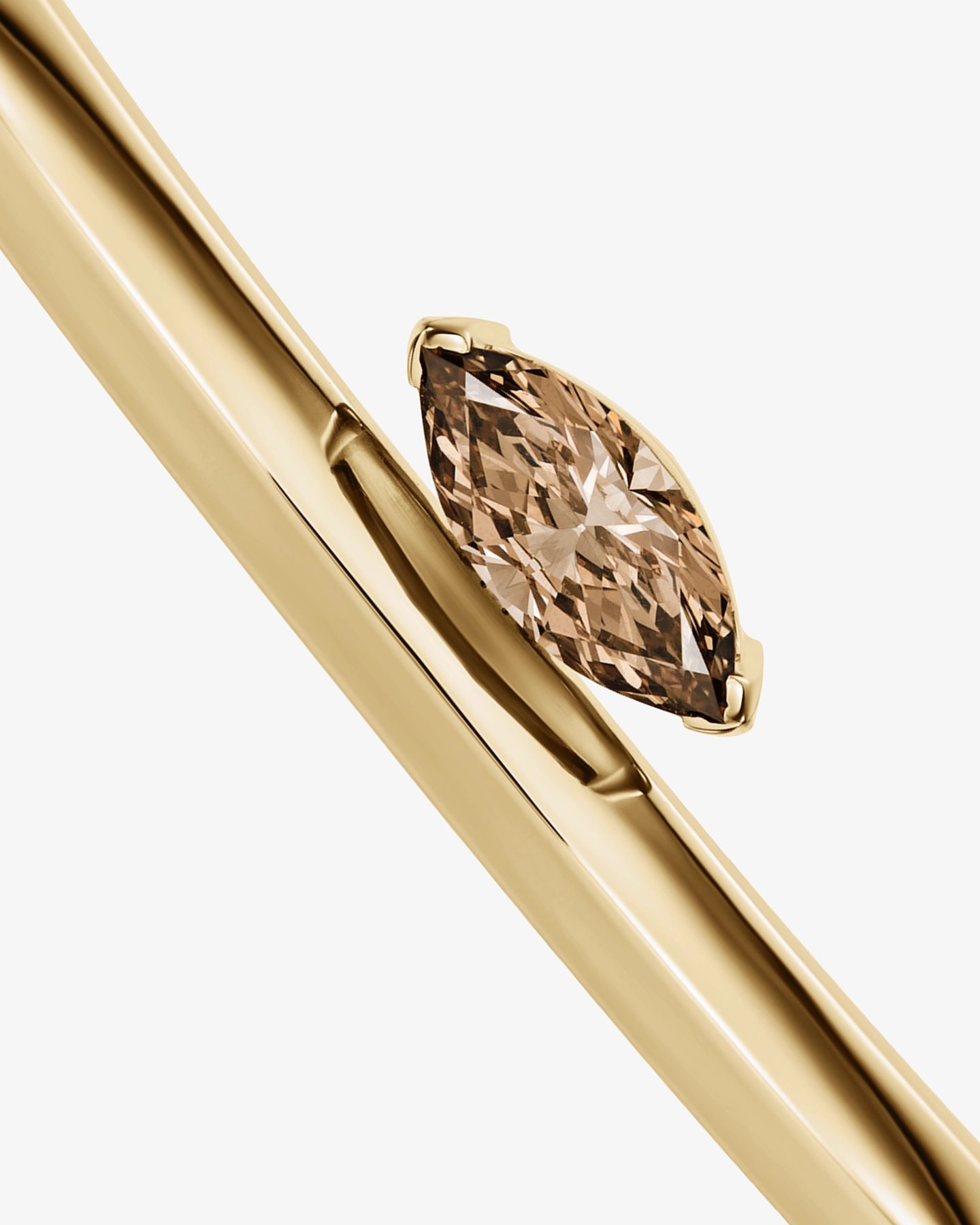 Złota bransoletka z brązowym diamentem 0.45 ct w szlifie markiza