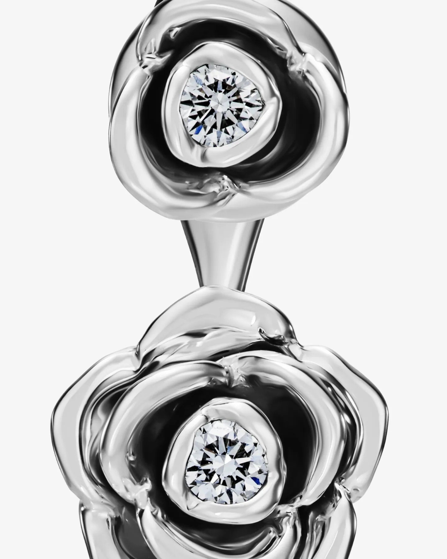 Luksusowe kolczyki z białego złota 585 z diamentami w eleganckim motywie róży