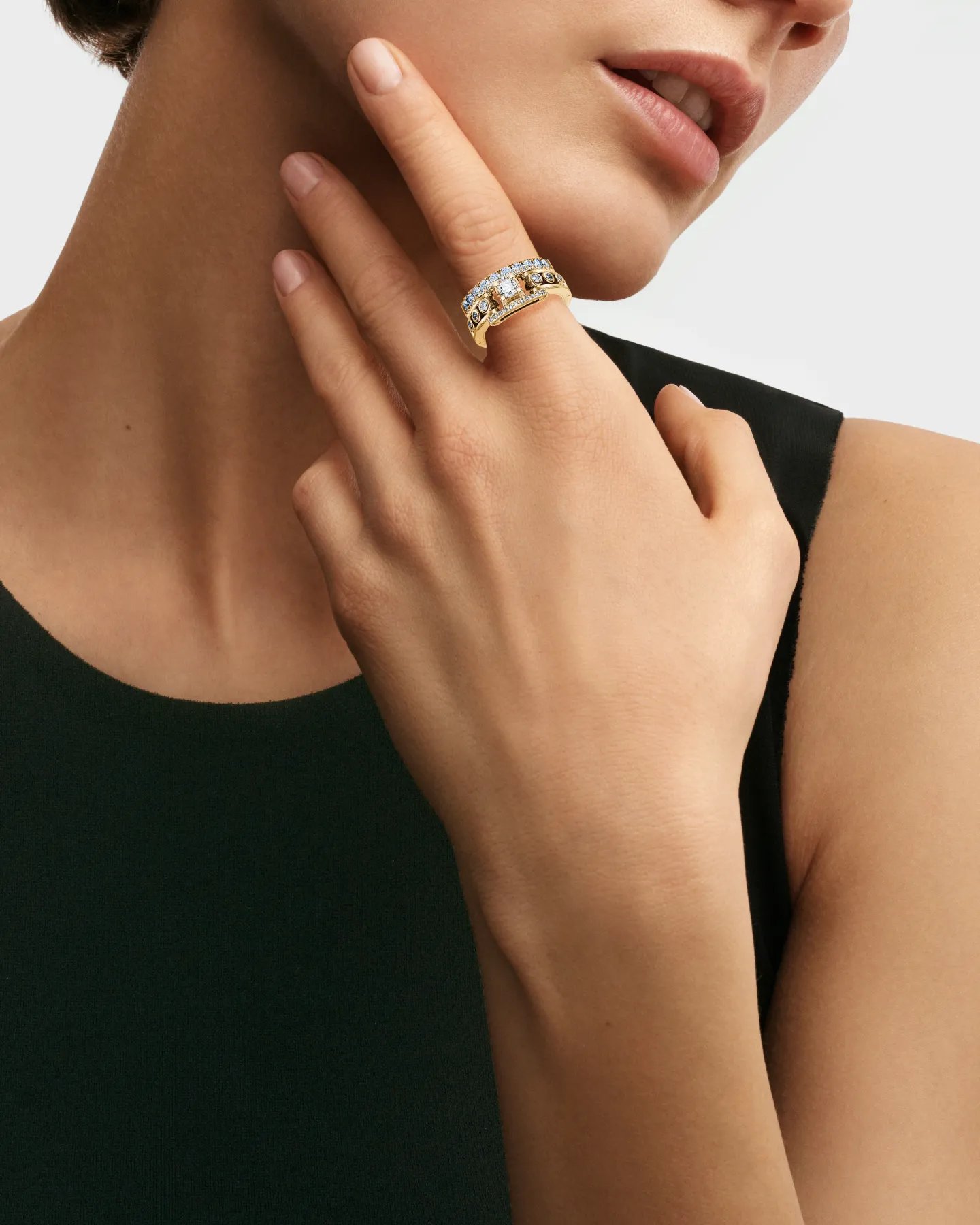 Minimalistyczny pierścionek z żółtego złota 750 z brylantami 0.70 ct Clarté Demi