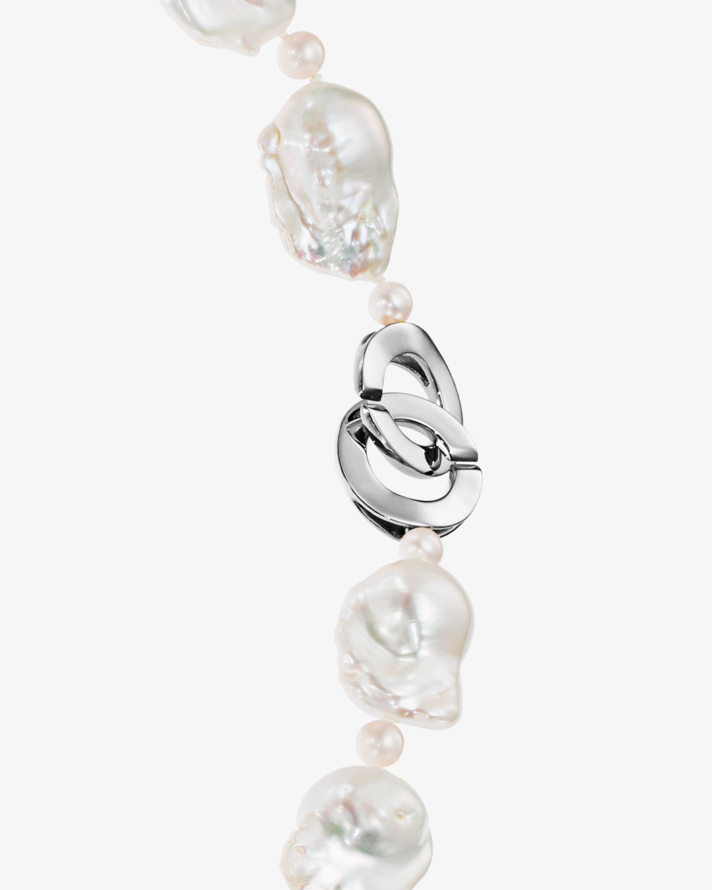 Bransoletka z pereł hodowlanych w białym złocie 585 z widocznym zapięciem Ombre de Perle No.20