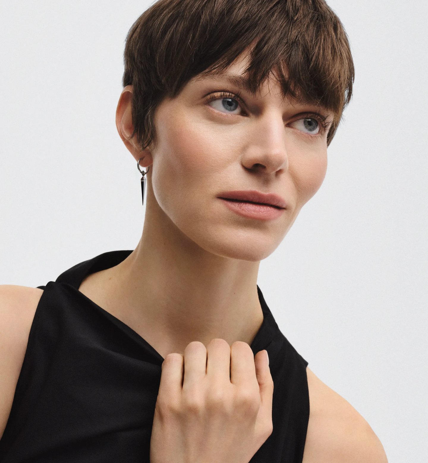 Kolekcja Belle Guerrière - Złota Biżuteria Militarna dla Kobiet