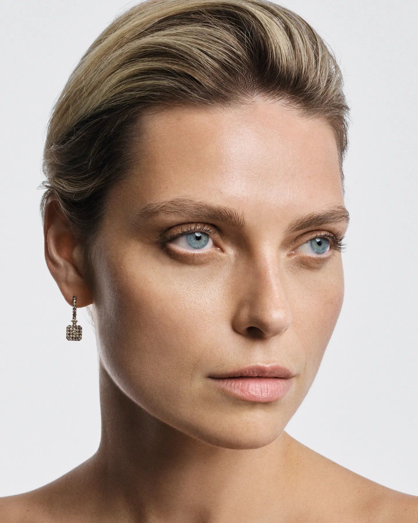 Kolczyki Louvre Carré z brązowymi diamentami 1.40 ct - żółte złoto 585