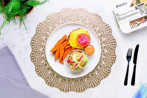 Chipotle Veggie Burger, Queso & Coleslaw