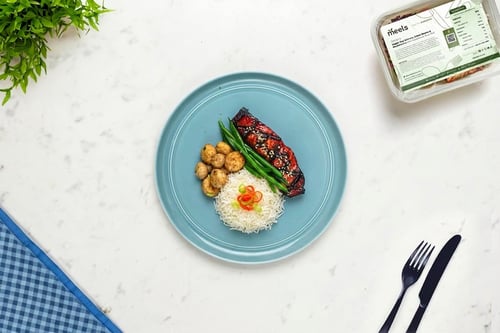 Maple Soy Salmon, Green Beans & Mushrooms