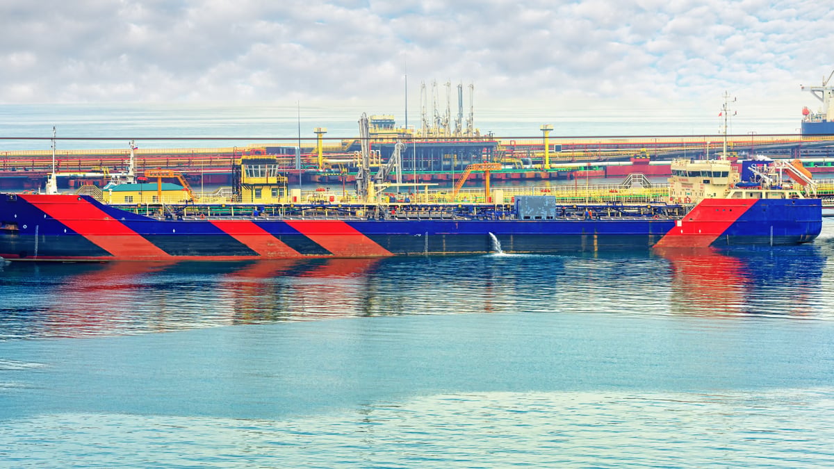 Kinetics Begins Conversion of Carrier Arctic Voyager into 143,000 cbm FSRU LNGT Akdeniz