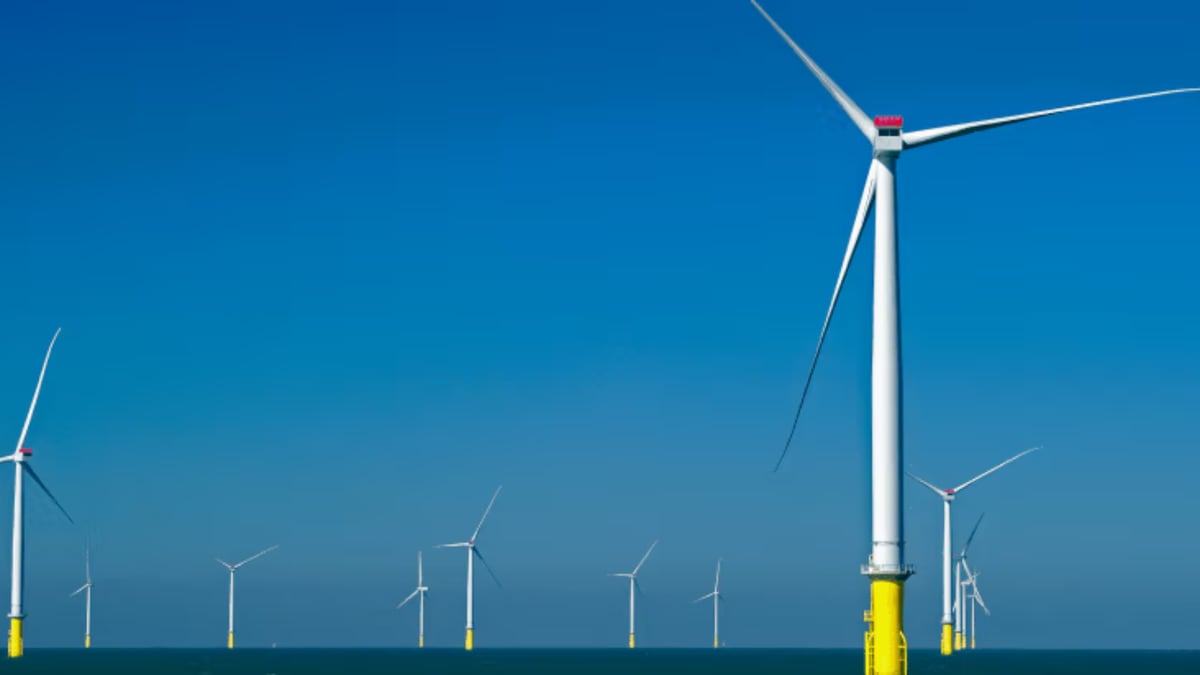 Masdar Prices $600 Million Blue Bond for Offshore Wind