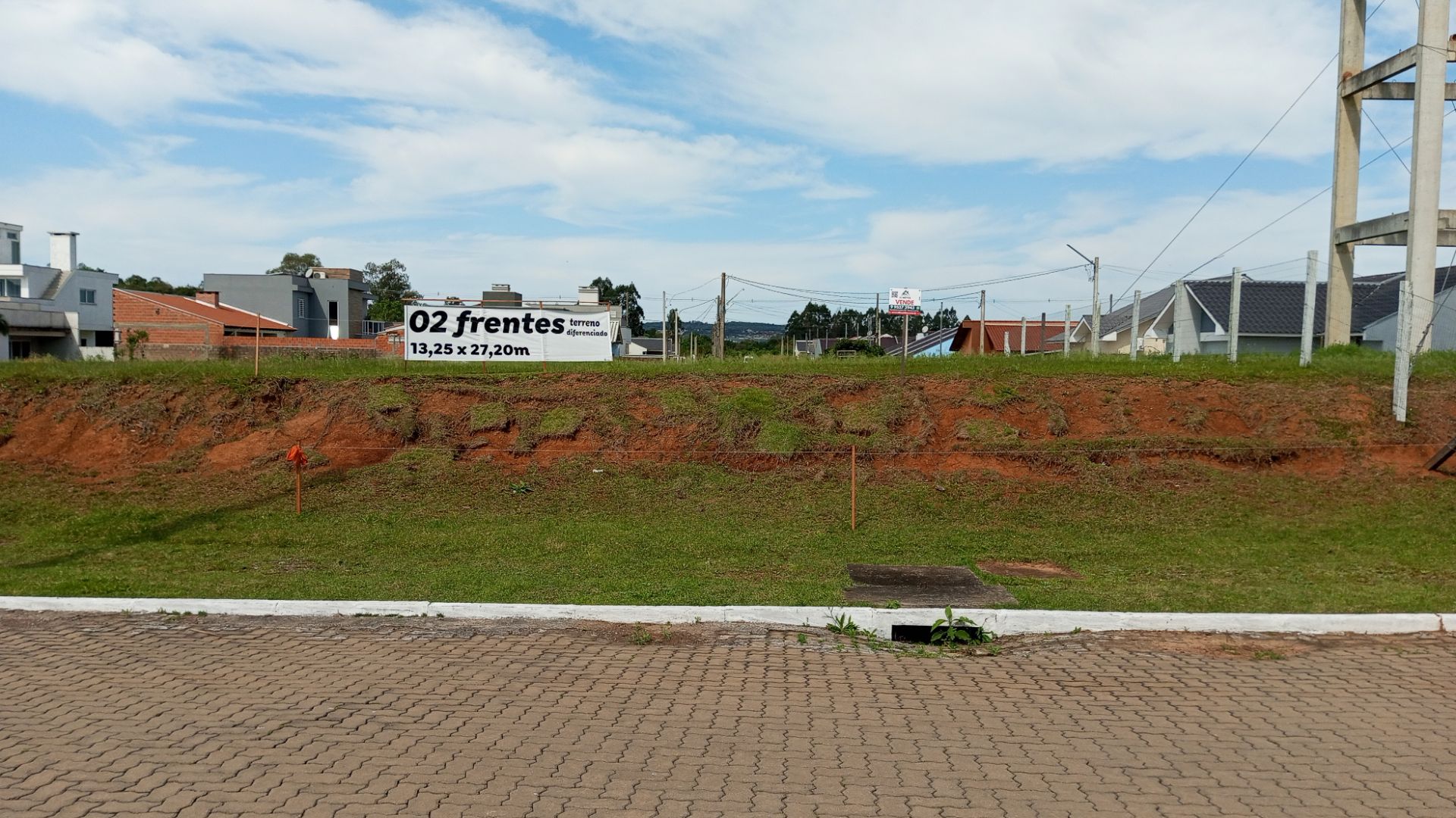 Terreno no loteamento Primavera com 360,4m²