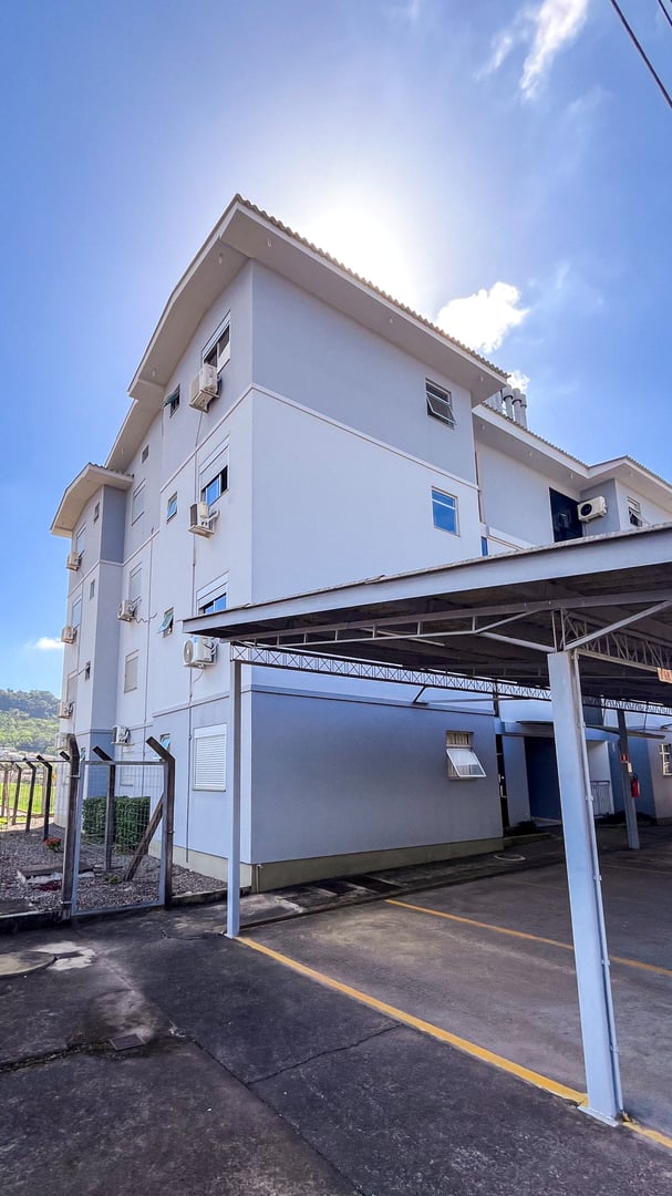Apartamento Semimobiliado no Parque São Luis