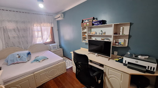 Casa na Avenida com 3 dormitórios e amplo pátio com Piscina - Foto 15