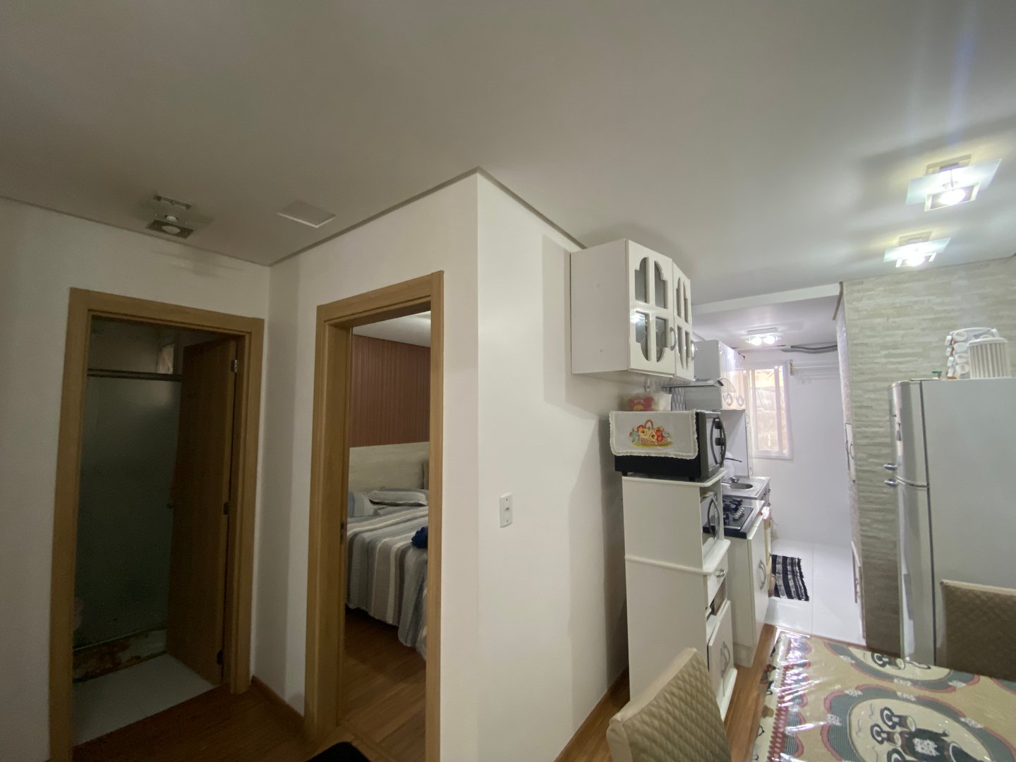 Apartamento Mobiliado com 2 Dormitórios 1 Suíte Bairro Colina Sorriso em Caxias do Sul — foto 3